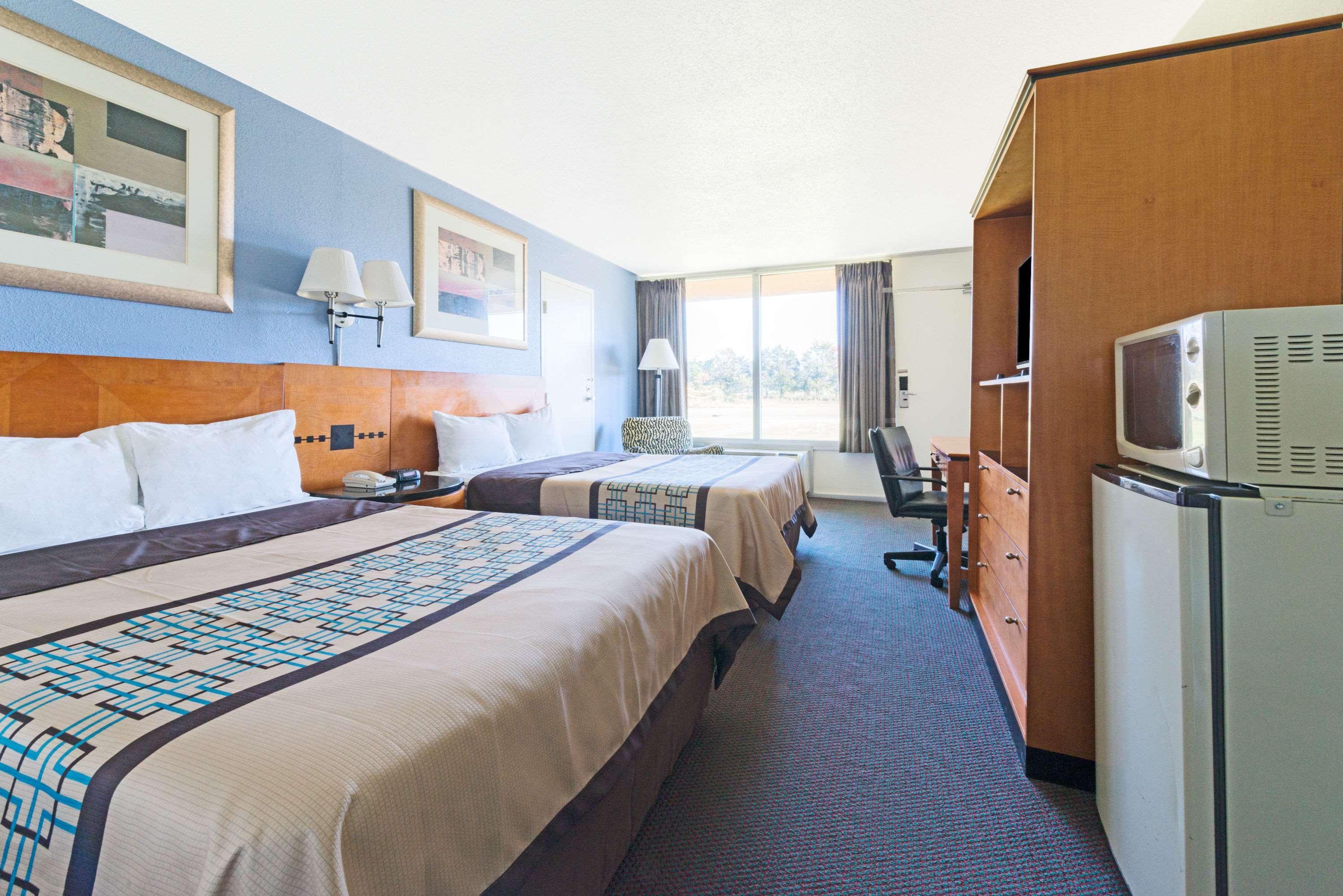 Days Inn By Wyndham Luray Shenandoah Bagian luar foto