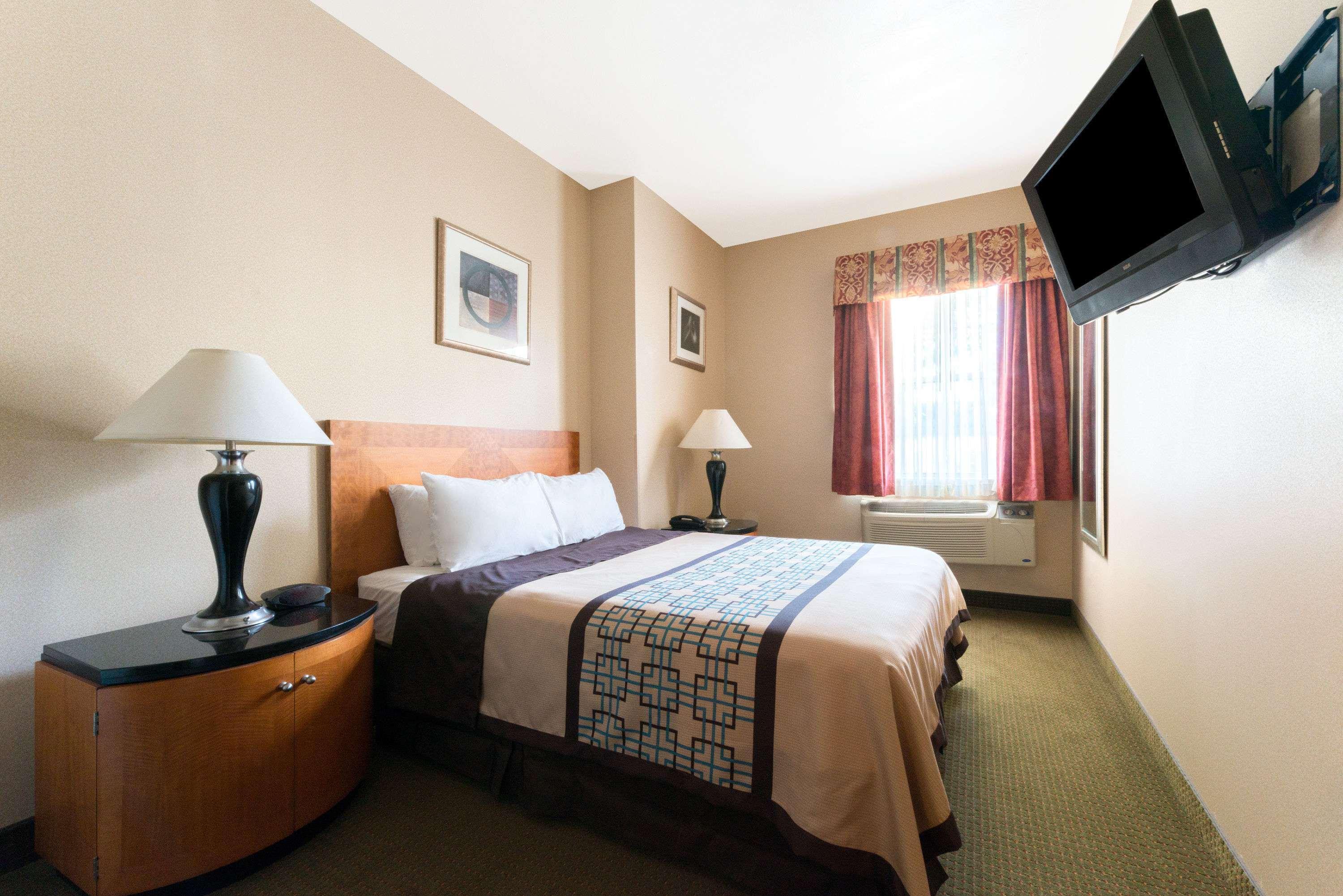 Days Inn By Wyndham Luray Shenandoah Bagian luar foto