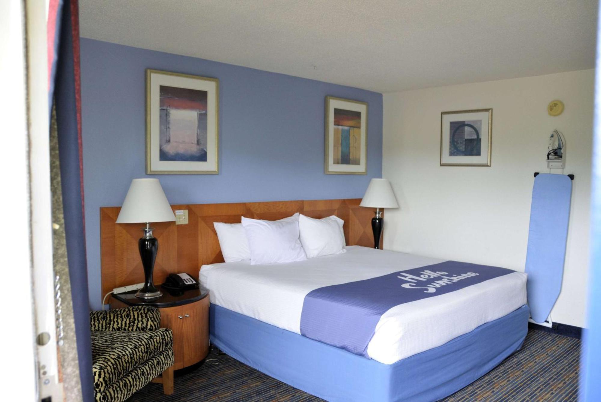 Days Inn By Wyndham Luray Shenandoah Bagian luar foto