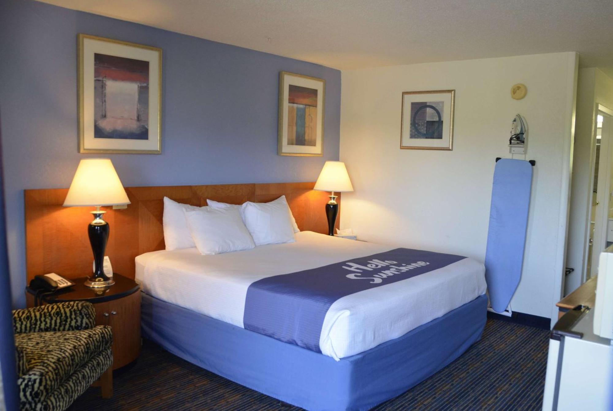 Days Inn By Wyndham Luray Shenandoah Bagian luar foto