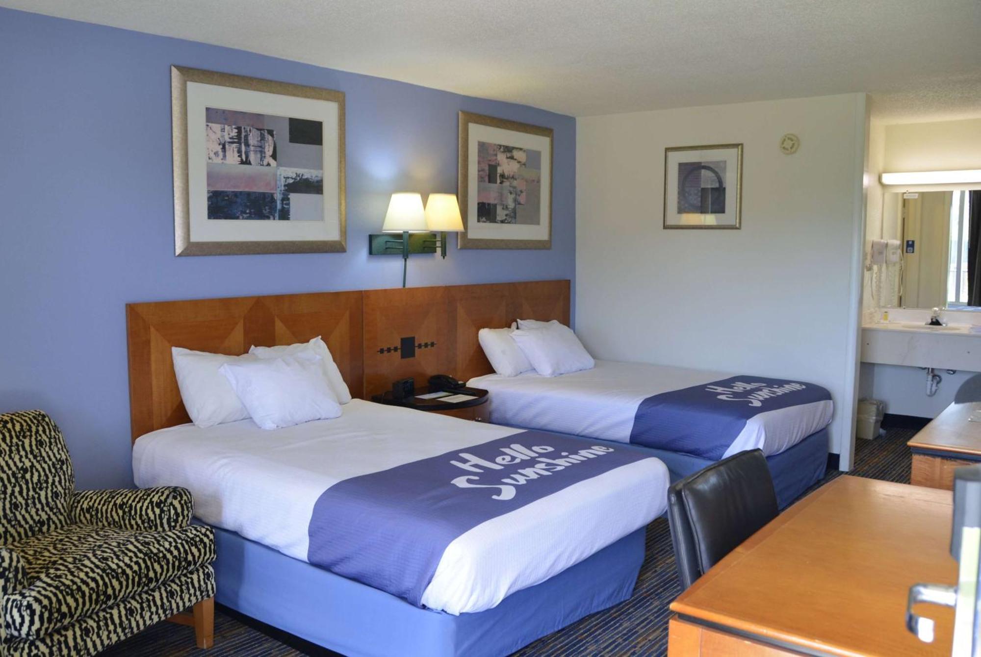 Days Inn By Wyndham Luray Shenandoah Bagian luar foto