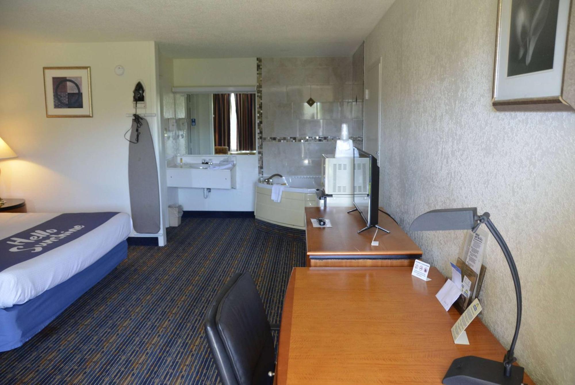 Days Inn By Wyndham Luray Shenandoah Bagian luar foto