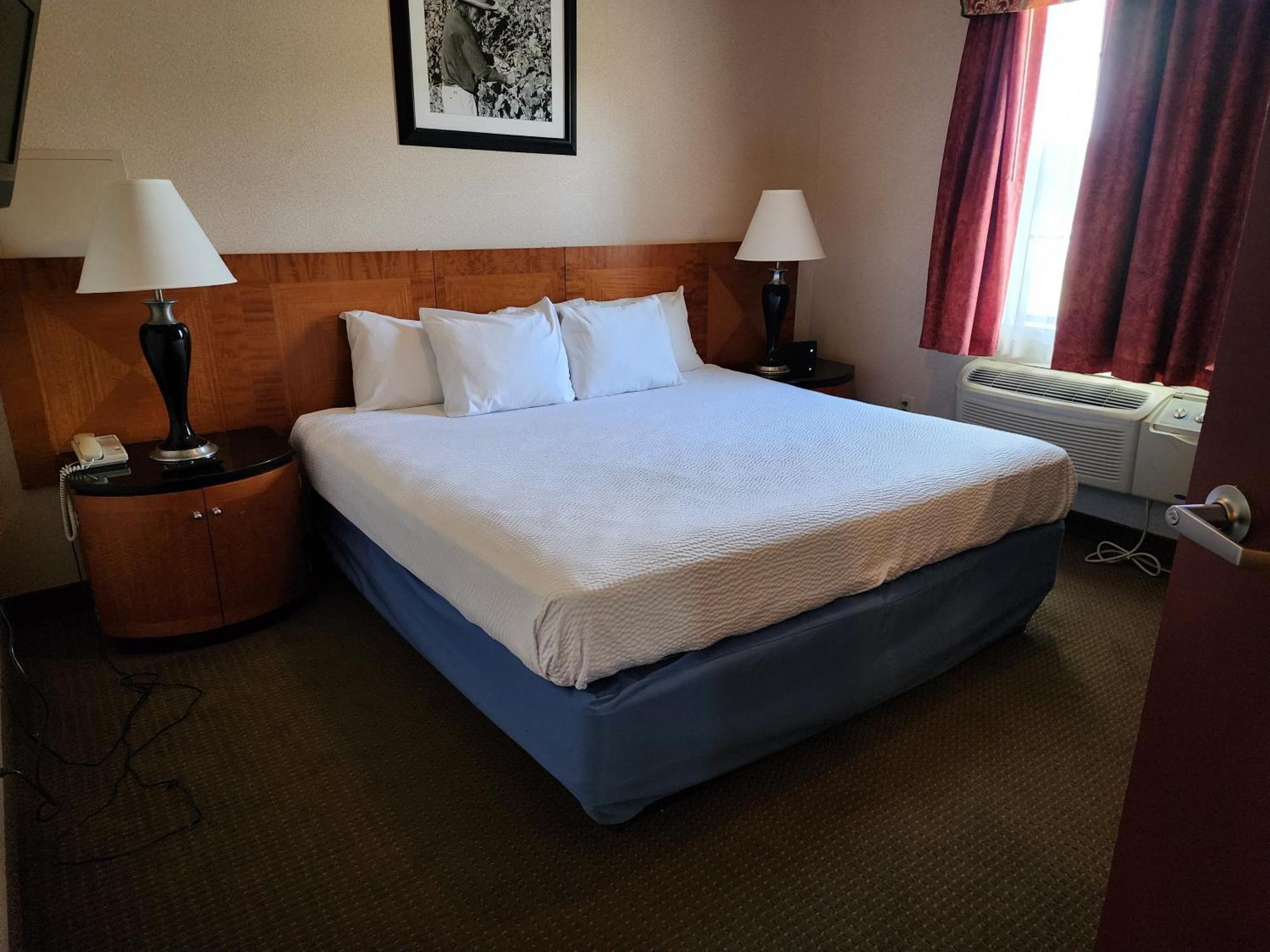 Days Inn By Wyndham Luray Shenandoah Bagian luar foto