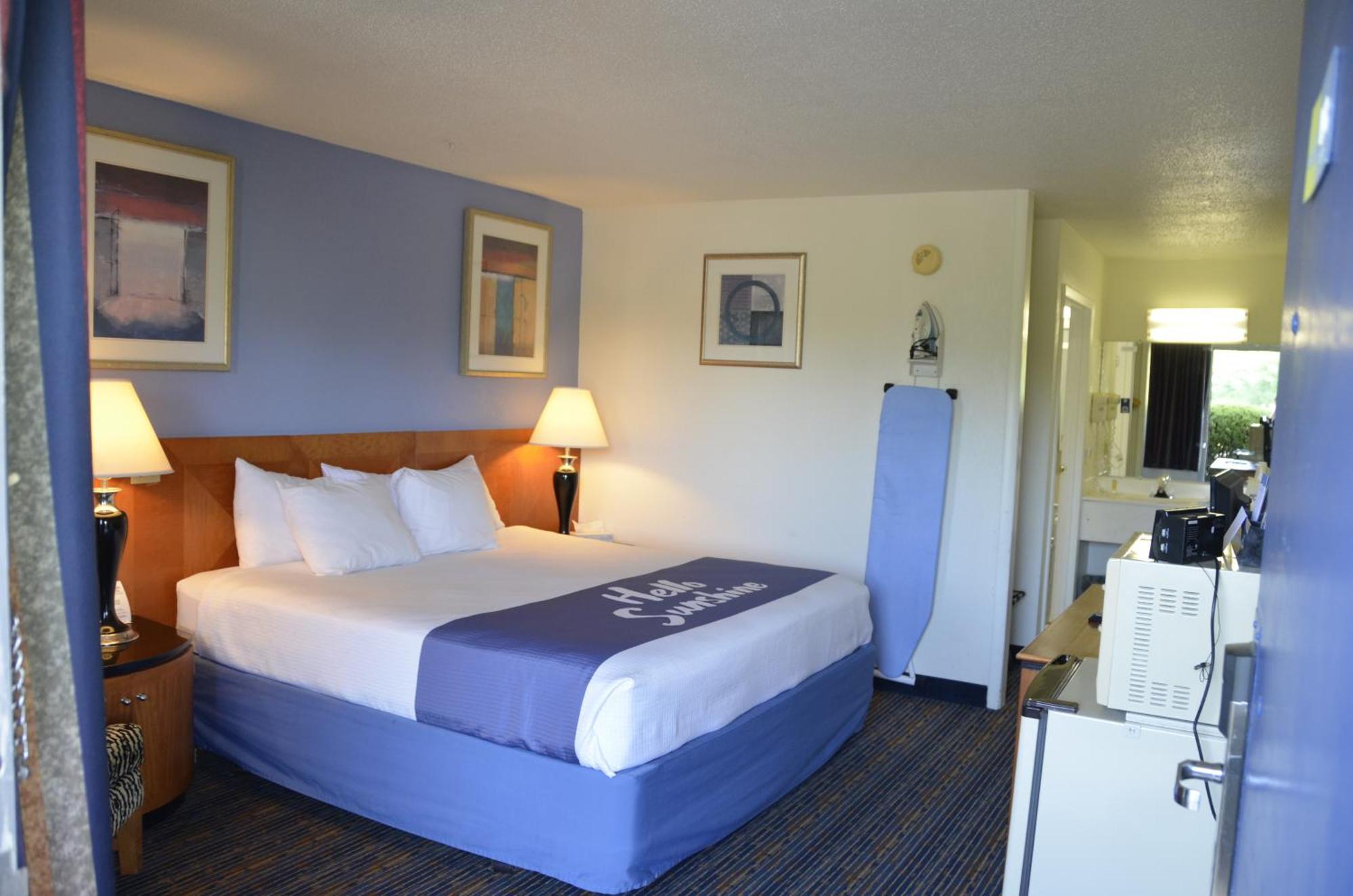 Days Inn By Wyndham Luray Shenandoah Bagian luar foto