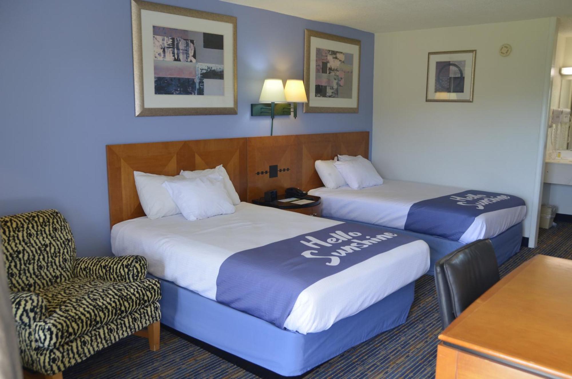Days Inn By Wyndham Luray Shenandoah Bagian luar foto