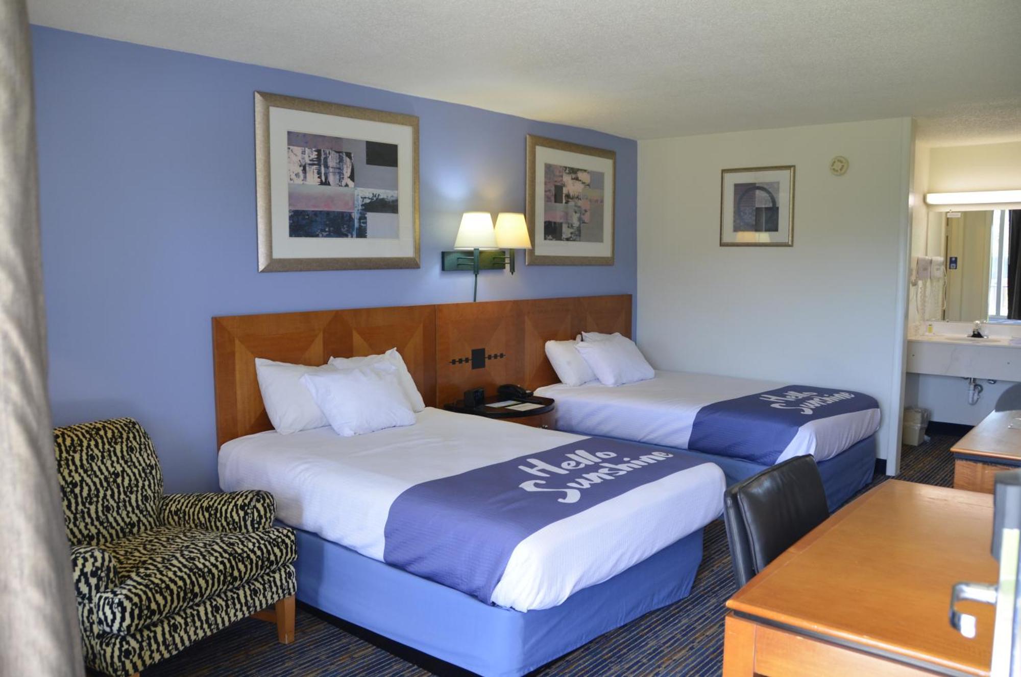 Days Inn By Wyndham Luray Shenandoah Bagian luar foto